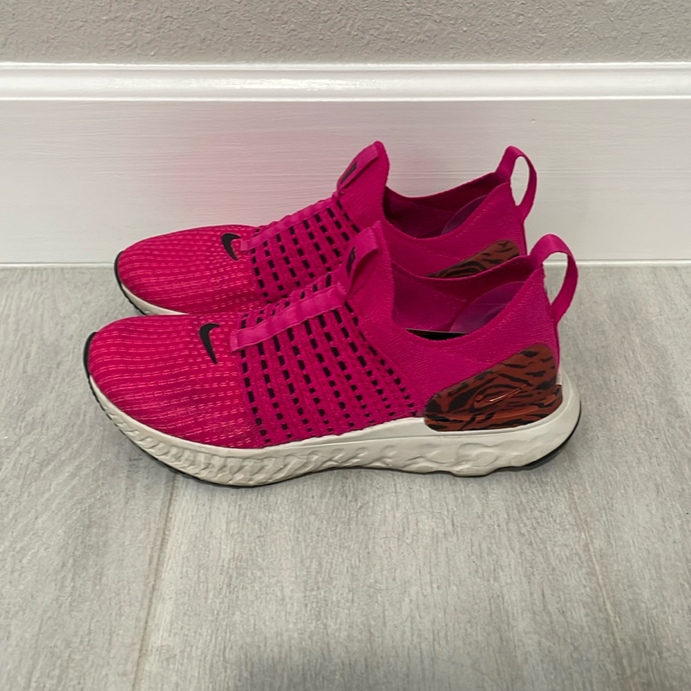Women’s Pink NIKE React Phantom Run FK 2 Sneakers SZ 7